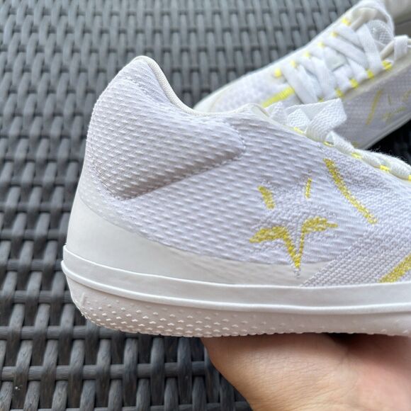Athletic_Shoes